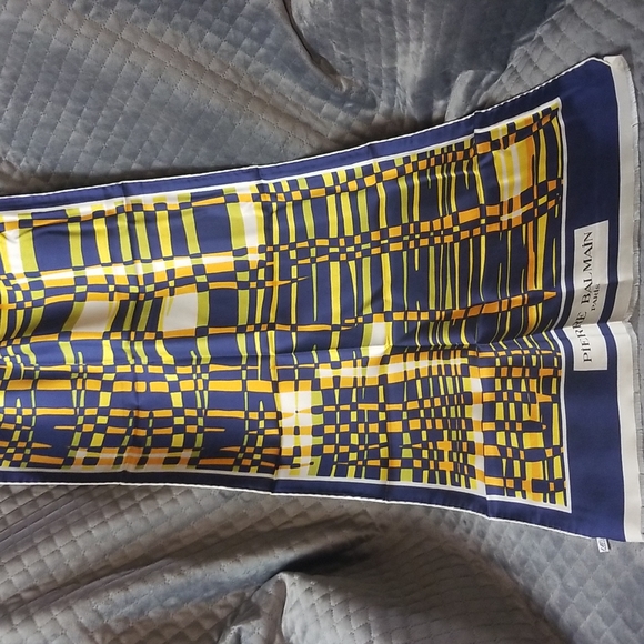 Pierre Balmain silk scarf - Picture 3 of 3